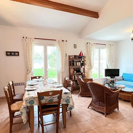 Villa Jolie De Plain Pied Avec Agreable Jardin *